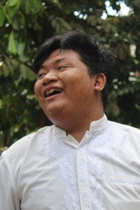 Agung Wibosono as Bapak in Inggit