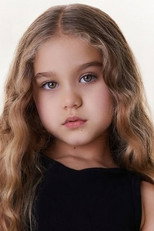 Maya Dias as Luísa Monteiro in Quem Ama Cuida