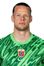 Ørjan Nyland as Self in Norway: The Dark Horse