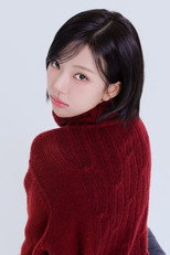 Kim Go-eun as Self - Single in Single's Inferno