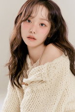 Ham Ye-jin as Self - Single in Single's Inferno