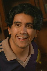Carlos Aguilar as Leo in Chulla Vida