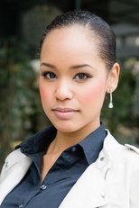 Foto retrato de Ariana Miyamoto