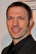 Foto retrato de Travis Knight