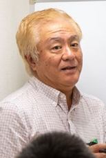 Foto retrato de Hajime Kamegaki