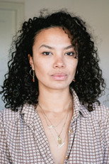 Noni Kooiman as Self - Host in Paramaribo pepers