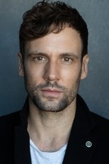 Foto retrato de Nick Blood