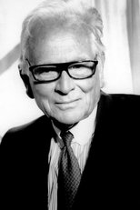 Foto retrato de Pierre Cardin