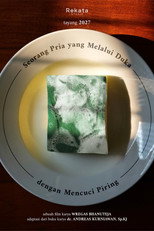 Seorang Pria yang Melalui Duka dengan Mencuci Piring poster