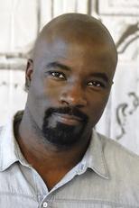 Foto retrato de Mike Colter