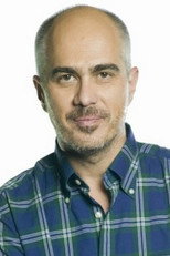 Vangelis Harissopulos as Self - Commentator in Shopping Star