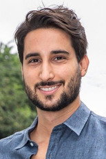 Murilo Salviano as Self - Reporter in Fé na Vida