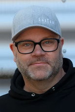 Niclas Laaksonen as Self - Paranormal investigator in Spökjakt
