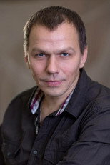 Vladislav Maslakov as  in Кумир