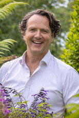 Diarmuid Gavin as  in Gardens Through Time