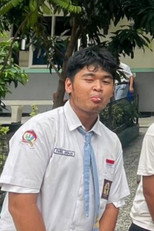 Farel Ardhan as Dukun/Musuh in Debus.