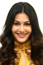 Foto retrato de Amyra Dastur