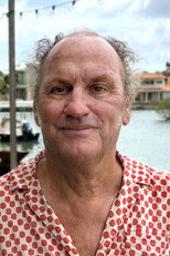 Fred Ros as Owner of a kunst B&B in Kralendijk op Bonaire in B&B Vol Liefde