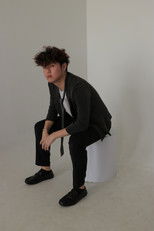 Foto retrato de Joshua Hasbi