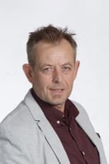 Michael Bilalov as Host - Himself in Стани богат