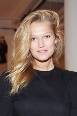 Foto retrato de Toni Garrn