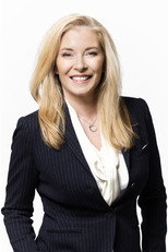 Gabriele Paukens as Staatsanwältin in Das Strafgericht