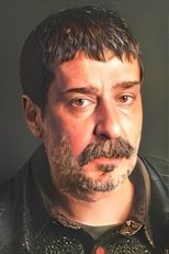 Foto retrato de Yaman Tarcan