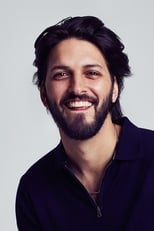 Foto retrato de Shazad Latif