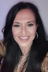 Eleftheria Kampouroglou as in Gi Kai Ouranos