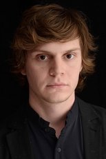 Foto retrato de Evan Peters