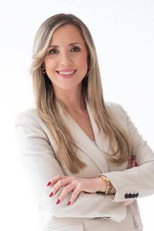 Agnieszka Kopacz-Domańska as prowadzący in Za pięć dwunasta