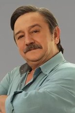 Foto retrato de Süleyman Atanısev