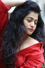 Pragya Paramita as Shruti in Tathaastu