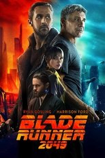 Blade Runner 2049: Im Jahr 2023 wird die Herstellung von Replikanten – künstlichen Menschen, die zum Einsatz in den Weltall-Kolonien gezüchtet werden – nach mehreren schwerwiegenden Vorfällen verboten. Als der brillante Industrielle Niander Wallace ein neues, verbessertes Modell, den „Nexus 9“, vorstellt, wird die Produktion 2036 jedoch wieder erlaubt. Um ältere und somit nicht zugelassene Replikanten-Modelle, die sich auf der Erde verstecken, aufzuspüren und zu eliminieren, ist weiterhin die sogenannte „Blade Runner“-Einheit des LAPD im Einsatz, zu der auch K gehört. Bei seiner Arbeit stößt K auf ein düsteres, gut gehütetes Geheimnis von enormer Sprengkraft, das ihn auf die Spur eines ehemaligen Blade Runners bringt: Rick Deckard, der vor 30 Jahren aus Los Angeles verschwand ... Blade Runner 2049: Im Jahr 2023 wird die Herstellung von Replikanten – künstlichen Menschen, die zum Einsatz in den Weltall-Kolonien gezüchtet werden – nach mehreren schwerwiegenden Vorfällen verboten. Als der brillante Industrielle Niander Wallace ein neues, verbessertes Modell, den „Nexus 9“, vorstellt, wird die Produktion 2036 jedoch wieder erlaubt. Um ältere und somit nicht zugelassene Replikanten-Modelle, die sich auf der Erde verstecken, aufzuspüren und zu eliminieren, ist weiterhin die sogenannte „Blade Runner“-Einheit des LAPD im Einsatz, zu der auch K gehört. Bei seiner Arbeit stößt K auf ein düsteres, gut gehütetes Geheimnis von enormer Sprengkraft, das ihn auf die Spur eines ehemaligen Blade Runners bringt: Rick Deckard, der vor 30 Jahren aus Los Angeles verschwand ...