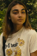 Beatriz Toste as Catarina in 74