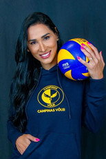 Jaqueline Carvalho as Self in As Bicampeãs