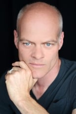Tony Murray as Benoît Robichaud in Conséquences