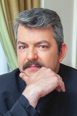 Vasilis Fasias as Self - Chaser in The Chase (Greece)