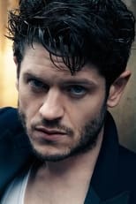 Foto retrato de Iwan Rheon