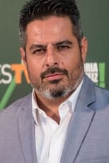 Jalis de la Serna as Director y Presentador in Natural
