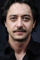 Foto retrato de Gökçe Özyol