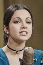 Tahira Syed as Singer in Meri Pasand