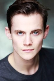 Photo of Cassian Bilton image size 680x1020