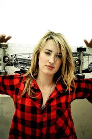 Photo of Ashley Johnson image size 868x1302