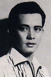 Photo of Luis Gonzales image size 400x600