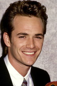 Photo of Luke Perry image size 593x890