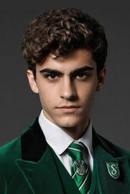 Photo of Lorenzo Zurzolo image size 600x900