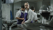 09:00 : Details