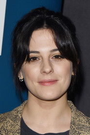 Photo of Phoebe Fox image size 2000x3000