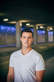 Photo of Will Sterling image size 666x1000